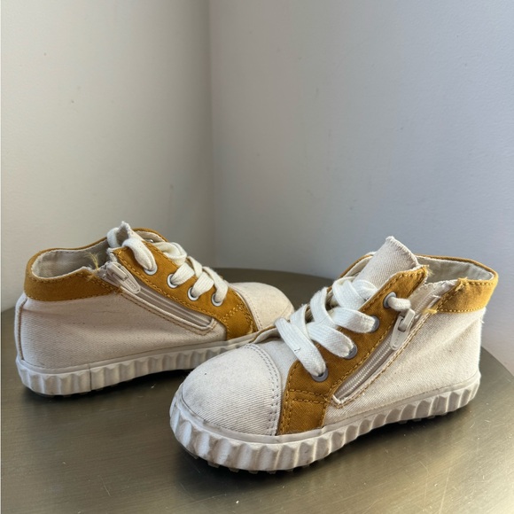 Zara Kids Shoe, size 9C, retro colours, zip side - Picture 5 of 7